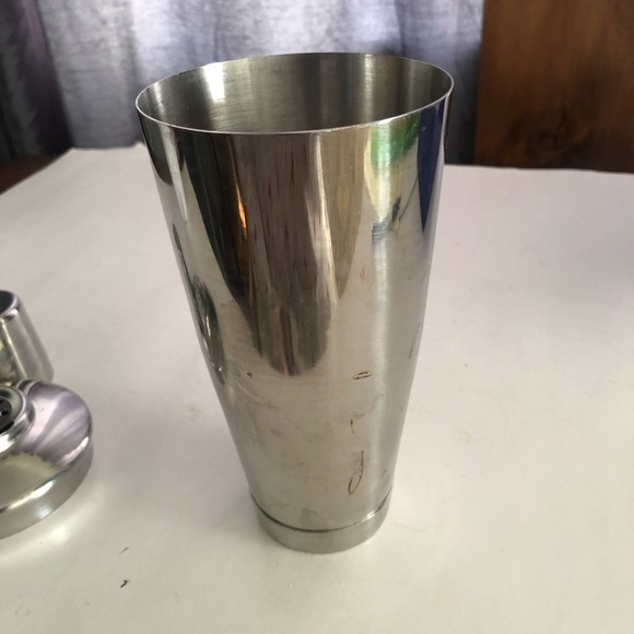 Stainless Steel Cocktail Shaker / bar accessories/ man cave/ lady cave- used - Picture 3 of 8